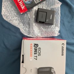 Canon T7 DSLR Camera Open Box
