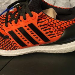 Ultraboos Brand New Size 8  mens