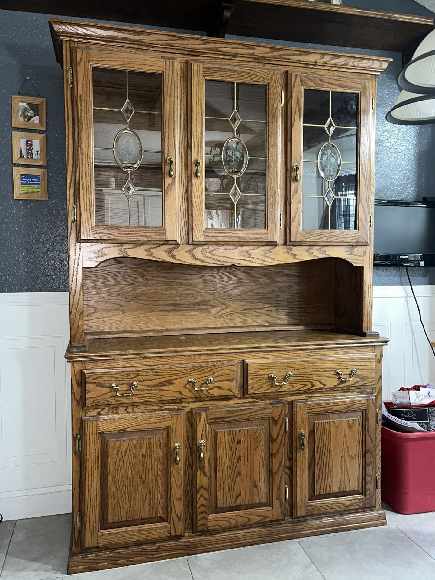 China Cabinet/Hutch