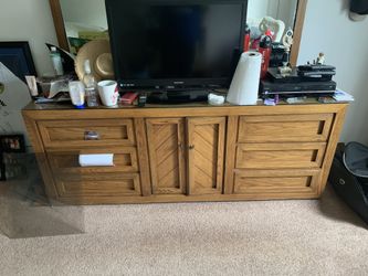 Dresser. With mirrors.