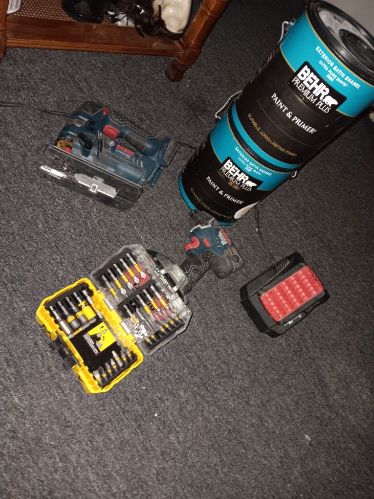 Paint n Drill Wt Saw Zaw Wit Drill Bits All Nee