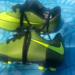 Kids soccer Cleets