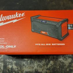 Milwaukee Bluetooth Radio M18