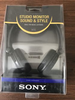 Sony MDR-V150 Stereo Headphones & Commercial Headphone model MD-7030. $12 Each.All 3 total $30.
