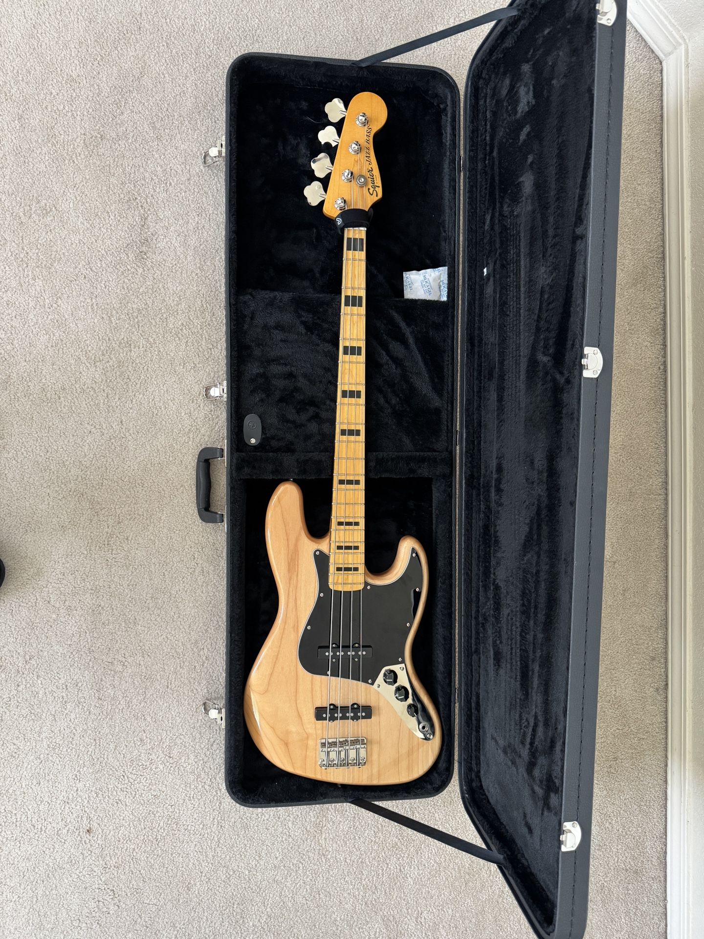 Squire Jazz Bass