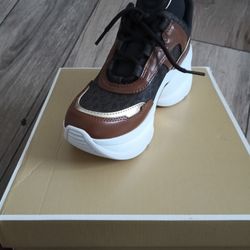 Michael Kors ,Brown ,5