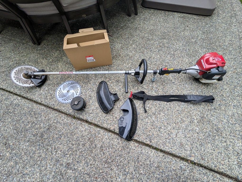 Honda String Trimmer w/Brush Cutter - Gas