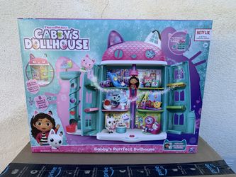 DreamWorks Netflix Gabby’s Purrfect Dollhouse With 15 Pcs Toy Figures