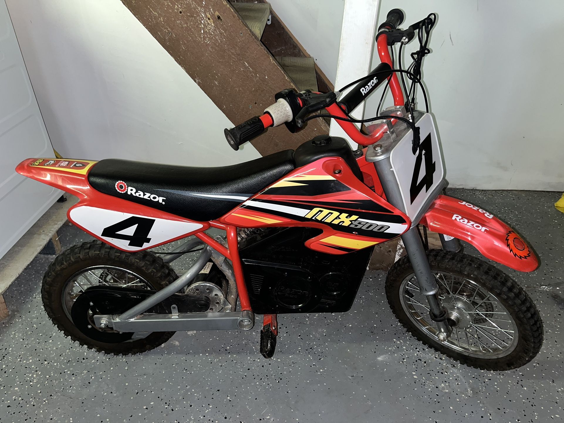 Razor dirt bike mx500 deals top speed