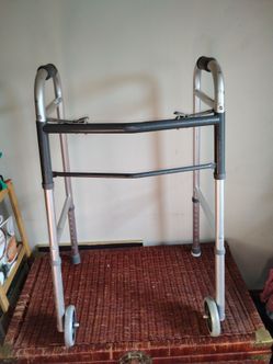 Guardian mobility device collapsible walker with manual wheels