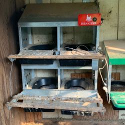 Hen Nester With Automatic Opener