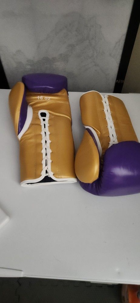 Purple Abd Gold 14 Or , 16 Oz Boxing With Free Hand Wraps