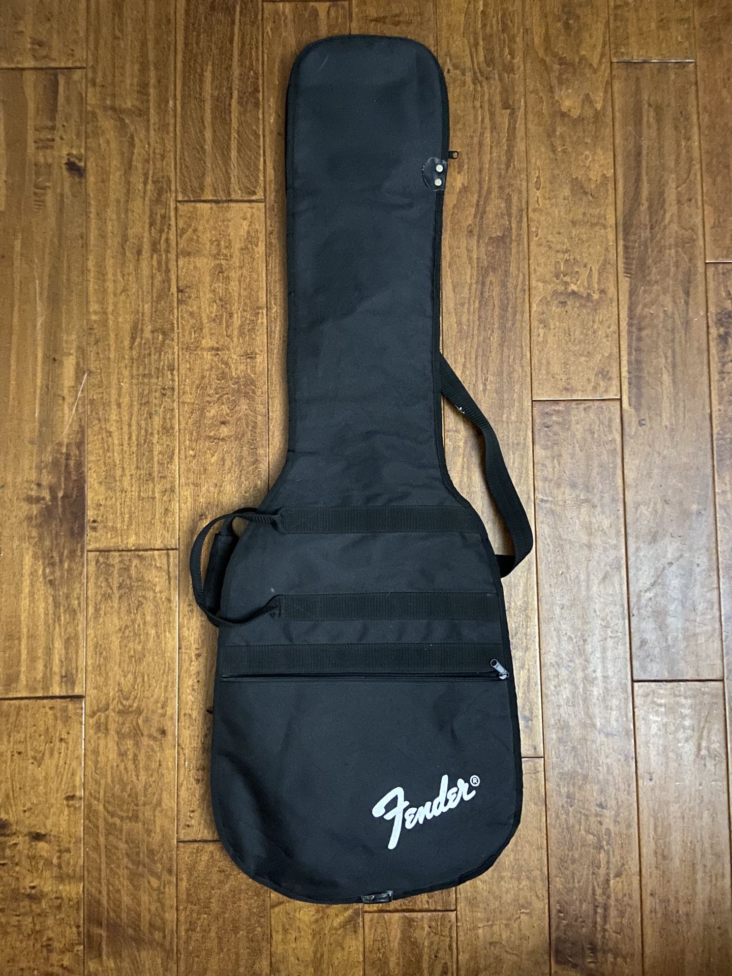 Fender gig bag for bass guitar