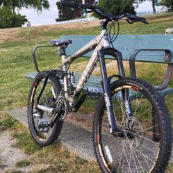 Kona Coiler Dee-Lux (D-LX) — Mountain Bike / Downhill