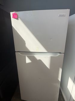 Frigidaire apartment size fridge