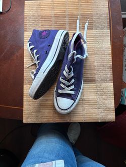 Women’s Converse All Star sneakers Purple size 7