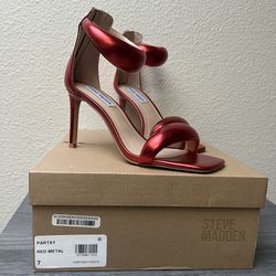 New Steve Madden Women’s Heels, Size 7