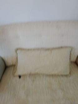 1 accent pillow