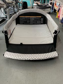 Graco Floor Baby Toddler bed pack n play playpen