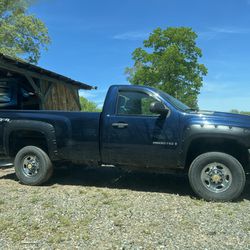 09 Chevy 4x4 3500