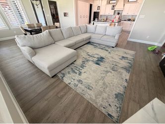 5 pieces sectional sofa and rug