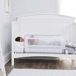 Regalo Swing Down Crib Rail