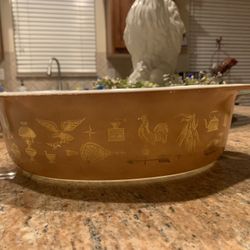 Vintage Pyrex Medium Casserole Dish