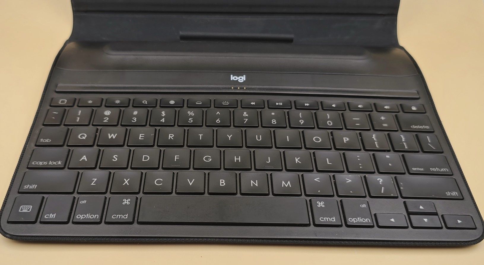 Logitech Create Y-U0030 Backlit Keyboard Case (C46)