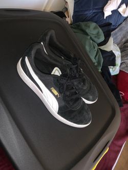 Mens Pumas Sz 10