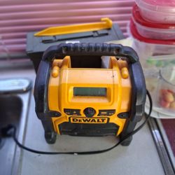 Dewalt Am/fm Radio
