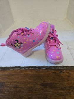 Size 11 Vary Fashionable Mini Boots