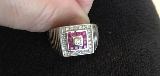 Mens 18kt.White gold (stamped 750) Gent's Fashion Ring 10