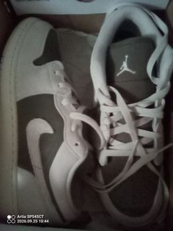New only wearn once size 7 gradeschool