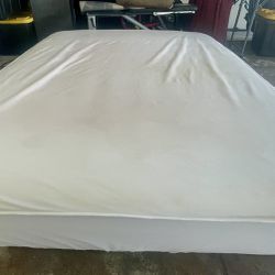 Bed mattress  (Queen SIZED)