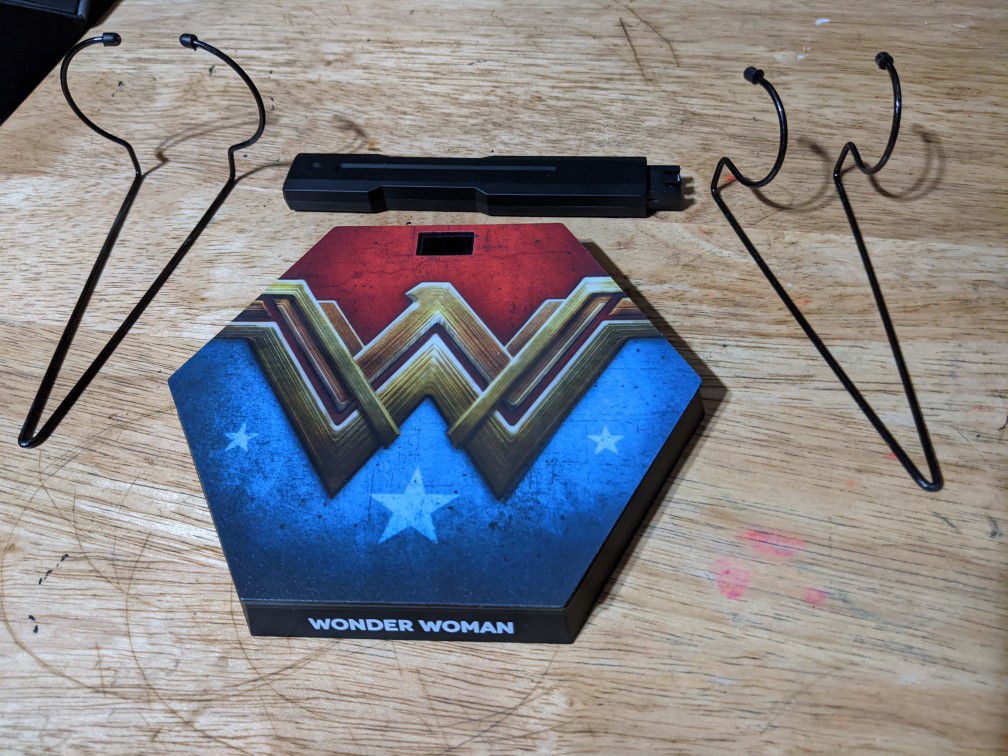 Hot Toys figure stand for Comic Concept Wonder Woman