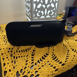 Bose Sound link Flex Speaker 