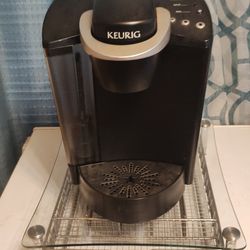 Keurig Single Serve Coffee Maker With Storing Tray For K-pods