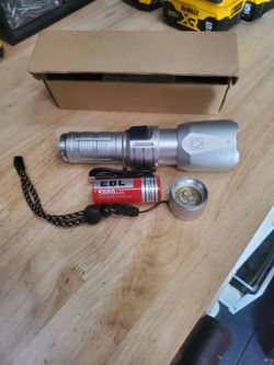 New Rechargeable flashlight