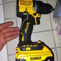 Drill With 4 Ah Battery DeWalt Brushless