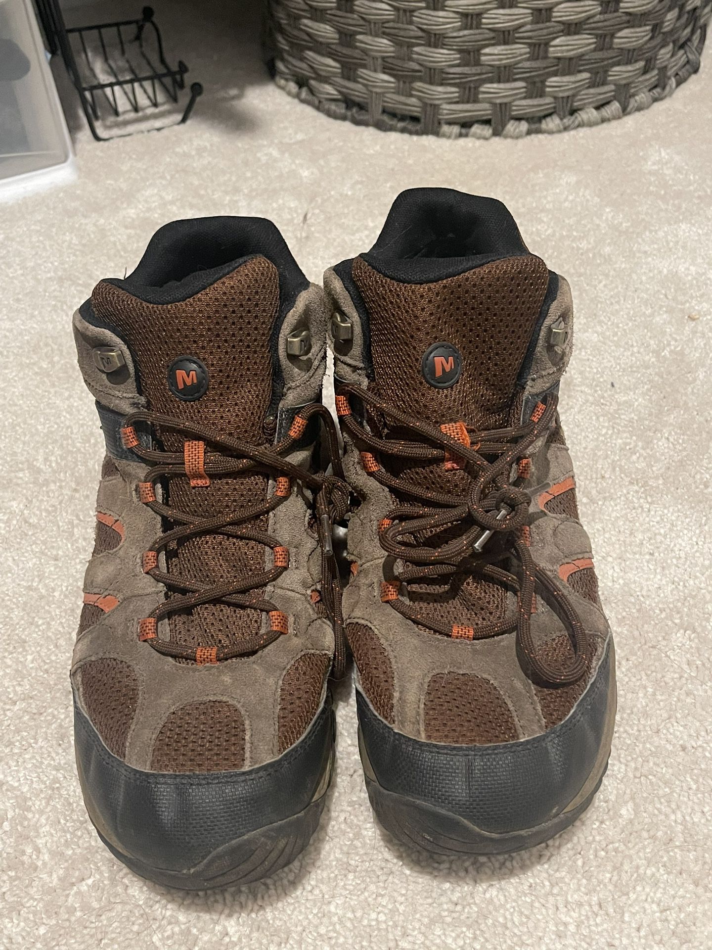 Merrill hiking boots     SZ 11.5 