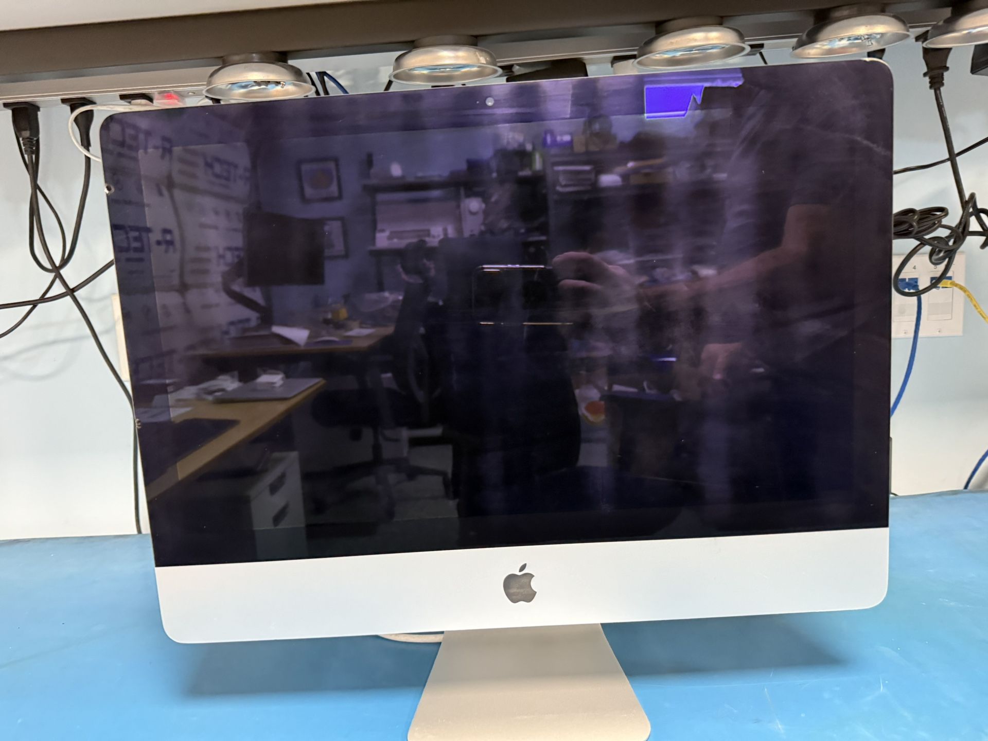 iMac 21.5-inch 4K, 2019, Intel 3.6GHz i3 Quad-Core, 8GB RAM, 1TB HD, Radeon Pro 555X 2GB