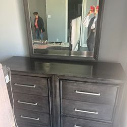 Bedroom Set (5 Piece)