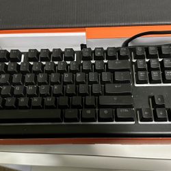 Steel Series Apex 3 Keyboard