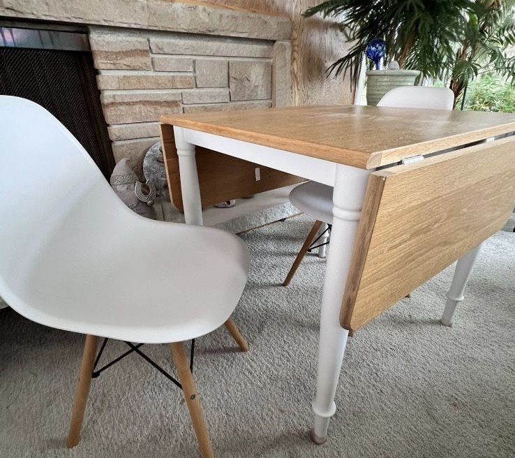 Extendable Table And Chairs