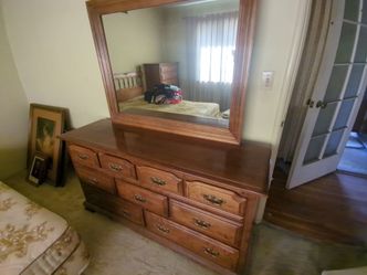 Beautiful 3 Piece Maple Wood Vintage Bedroom Set - Ethan Allen Premium Made
