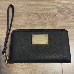 Michael Kors Wristlet Wallet