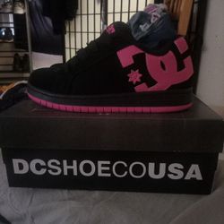 Brand New  Pink/Black DC Size 6.5