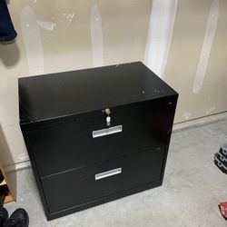 Locking Filing Cabinet 