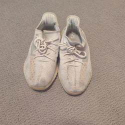 Yeezy Boost 350 V2 Men's Size 10.5