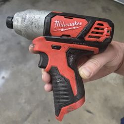 Milwaukee Drill With Battery NO Flaws